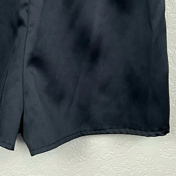 Missguided Romper Women's Sz 2 Shorts Deep V-Neck Flutter Sleeve Satin Black - Picture 7 of 11